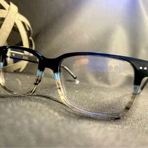 Eyeglasses (No prescription)